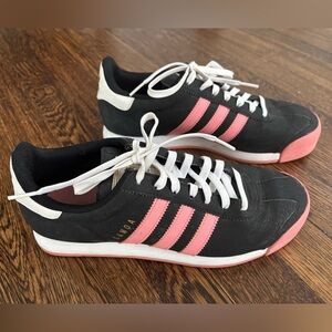 Adidas woman samba shoes size 9 brown pink